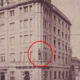 un tempo affissa sul prospetto angolare al primo piano del sontuoso palazzo: l� dove � possibile intravederla impressa su vecchie fotografie.